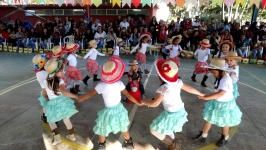 Centro de Educação Infantil realiza o último Arraiá em Desterro do Melo